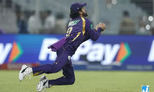 केकेआर का दबदबा, 6 ओवर में मुंबई इंडियंस 46/4; सौरभ दुबे ने झटके 3 बड़े विकेट केकेआर का दबदबा, 6 ओवर में मुंबई इंडियंस 46/4; सौरभ दुबे ने झटके 3 बड़े विकेट
