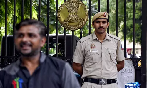 फर्जी विश्वविद्यालयों की जांच की मांग पर दिल्ली HC सख्त, केंद्र और UGC समेत कई संस्थाओं से जवाब तलब फर्जी विश्वविद्यालयों की जांच की मांग पर दिल्ली HC सख्त, केंद्र और UGC समेत कई संस्थाओं से जवाब तलब