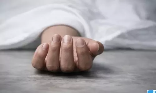 खेलते समय कार में लॉक हुईं दो बहनें, दम घुटने से मौत