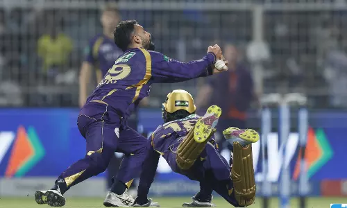 IPL 2026 KKR VS MI: मुंबई इंडियंस को बड़ा झटका, तिलक वर्मा आउट IPL 2026 KKR VS MI: मुंबई इंडियंस को बड़ा झटका, तिलक वर्मा आउट