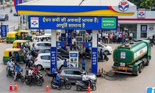 HPCL ने ईंधन कमी की अफवाहों पर दिया बयान... HPCL ने ईंधन कमी की अफवाहों पर दिया बयान...
