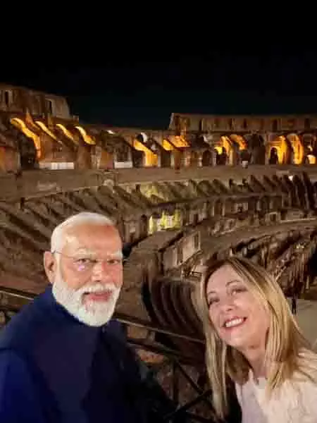 आपका स्वागत है, मेरे दोस्त! रोम में पीएम मेलोनी ने किया प्रधानमंत्री मोदी का स्वागत, भारतीय समुदाय में उत्साह आपका स्वागत है, मेरे दोस्त! रोम में पीएम मेलोनी ने किया प्रधानमंत्री मोदी का स्वागत, भारतीय समुदाय में उत्साह