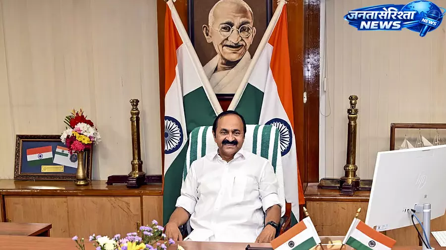 शपथ ग्रहण में उपनाम ‘Menon’ इस्तेमाल पर बोले केरल सीएम, पिता को याद करने का बताया कारण शपथ ग्रहण में उपनाम ‘Menon’ इस्तेमाल पर बोले केरल सीएम, पिता को याद करने का बताया कारण