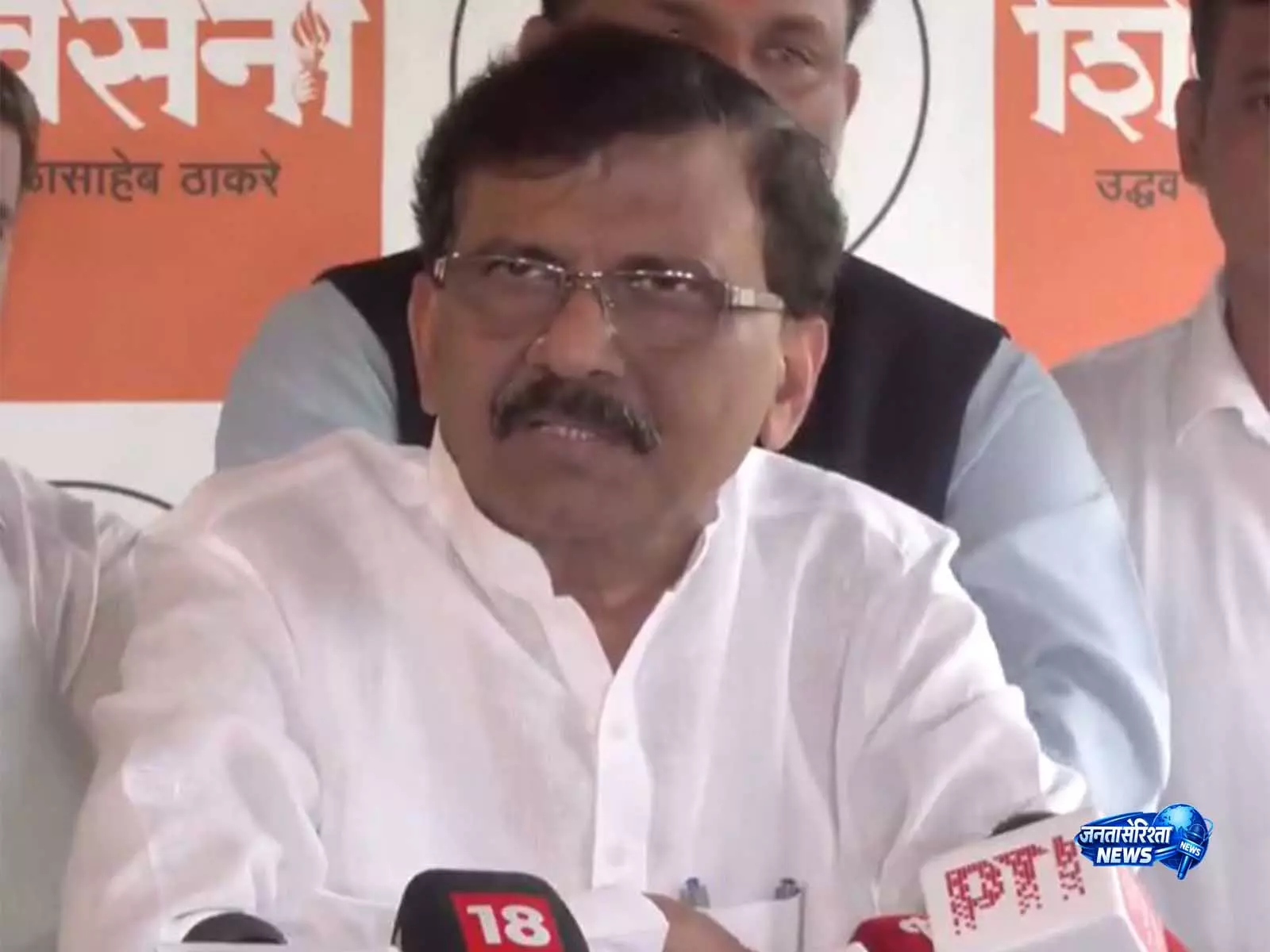AIOCD की राष्ट्रव्यापी हड़ताल के बीच संजय राउत ने केंद्र और राज्य सरकारों पर साधा निशाना AIOCD की राष्ट्रव्यापी हड़ताल के बीच संजय राउत ने केंद्र और राज्य सरकारों पर साधा निशाना