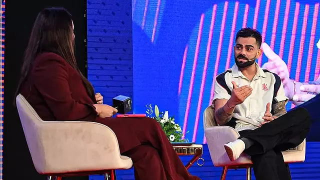 विराट कोहली ने कप्तानी छोड़ने की वजह पर किया खुलासा, कहा—“मैं पूरी तरह थक चुका था” विराट कोहली ने कप्तानी छोड़ने की वजह पर किया खुलासा, कहा—“मैं पूरी तरह थक चुका था”
