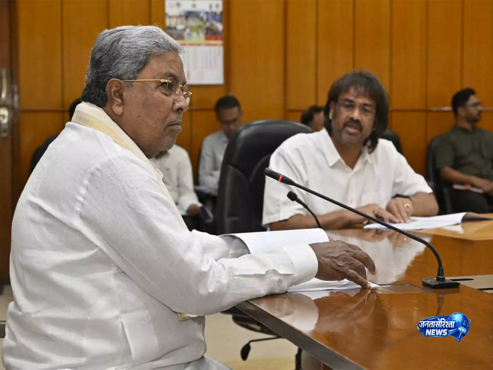 कर्नाटक के CM सिद्धारमैया ने स्कूल शिक्षा विभाग की समीक्षा की, KPS योजना 1 जून को होगी लॉन्च कर्नाटक के CM सिद्धारमैया ने स्कूल शिक्षा विभाग की समीक्षा की, KPS योजना 1 जून को होगी लॉन्च