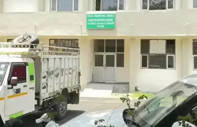 Rewari: सेना के जवान ने फंदा लगाकर की खुदकुशी, रेवाड़ी में सनसनी Rewari: सेना के जवान ने फंदा लगाकर की खुदकुशी, रेवाड़ी में सनसनी