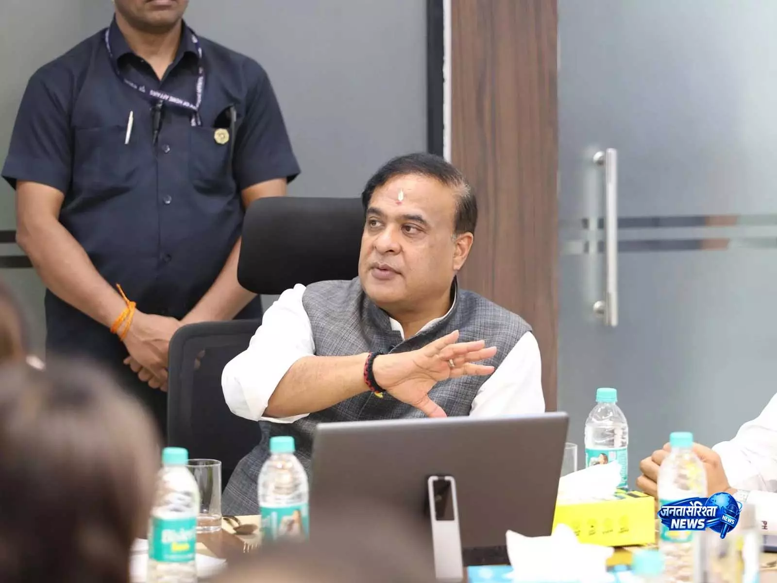 असम सरकार का बड़ा फैसला, पेंशन में देरी पर लगेगा जुर्माना, CM ने कहा- सेवानिवृत्त कर्मचारियों का सम्मान जरूरी असम सरकार का बड़ा फैसला, पेंशन में देरी पर लगेगा जुर्माना, CM ने कहा- सेवानिवृत्त कर्मचारियों का सम्मान जरूरी