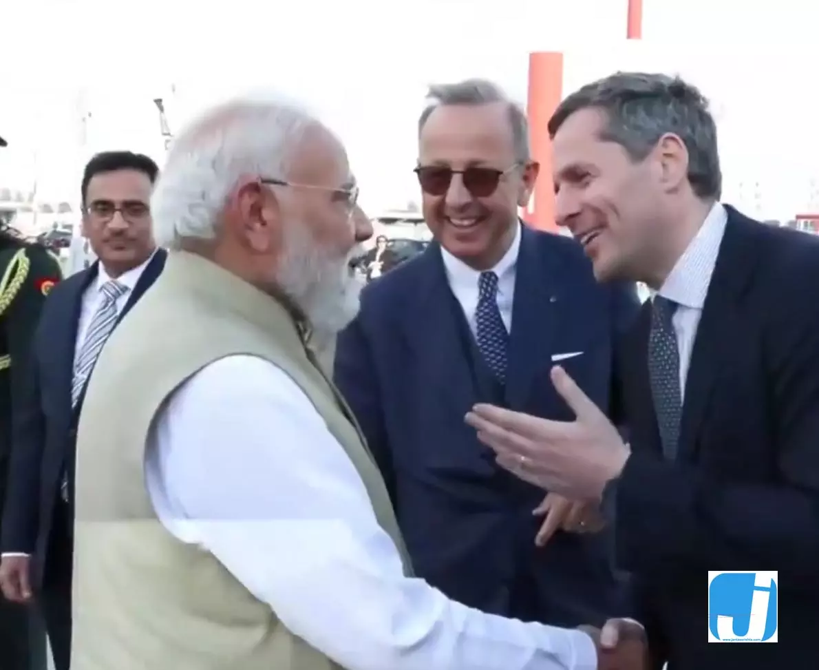 इटली दौरा समाप्त कर भारत रवाना हुए पीएम मोदी इटली दौरा समाप्त कर भारत रवाना हुए पीएम मोदी