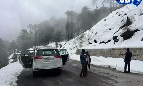Tawang: बुमला दर्रे पर हीरो टैक्सी ड्राइवर, महिला की जान बचाई Tawang: बुमला दर्रे पर हीरो टैक्सी ड्राइवर, महिला की जान बचाई