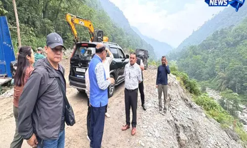 SIKKIM : सड़क मंत्री ने समस्याग्रस्त S आकार के मोड़ का निरीक्षण किया