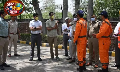 Rewari फ़ैक्ट्री में आग, NDRF ने बचाव अभियान शुरू किया Rewari फ़ैक्ट्री में आग, NDRF ने बचाव अभियान शुरू किया