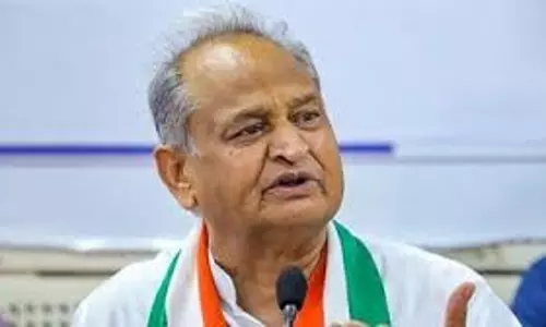 Jaipur: आत्मदाह प्रयास मामले में अशोक गहलोत ने भाजपा को घेरा Jaipur: आत्मदाह प्रयास मामले में अशोक गहलोत ने भाजपा को घेरा