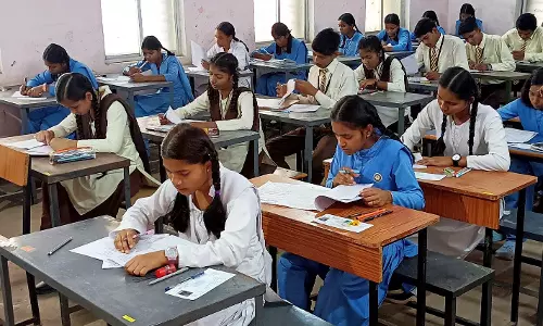 Pauri Garhwal: विद्यार्थियों के लिए सम सेमेस्टर की परीक्षाएं आरंभ Pauri Garhwal: विद्यार्थियों के लिए सम सेमेस्टर की परीक्षाएं आरंभ