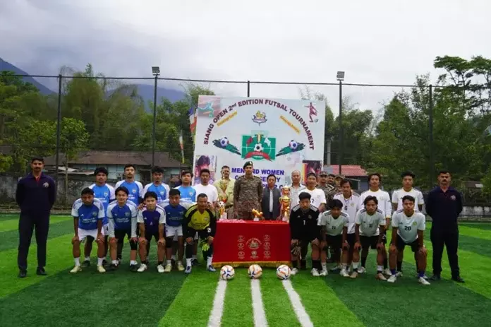 Arunachal: भारतीय सेना ने टुटिंग में दूसरा सियांग फुटसल टूर्नामेंट आयोजित किया Arunachal: भारतीय सेना ने टुटिंग में दूसरा सियांग फुटसल टूर्नामेंट आयोजित किया