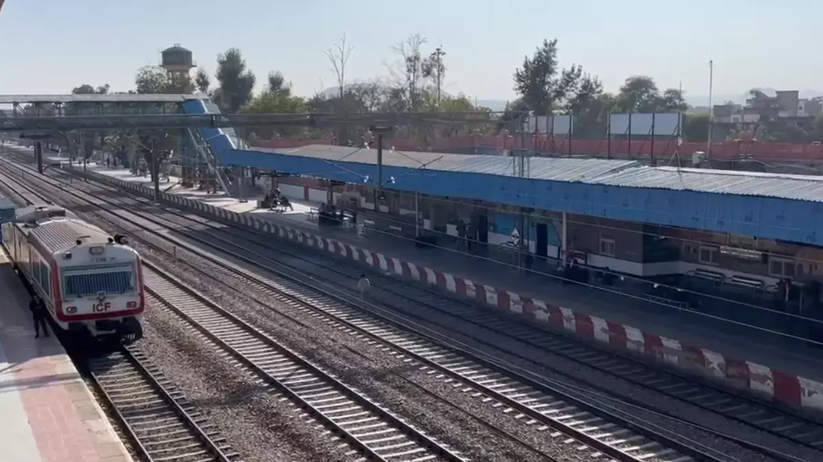 Jaipur: अजमेर-बांद्रा ट्रेन सेवा के ठहराव स्टेशनों में संशोधन Jaipur: अजमेर-बांद्रा ट्रेन सेवा के ठहराव स्टेशनों में संशोधन