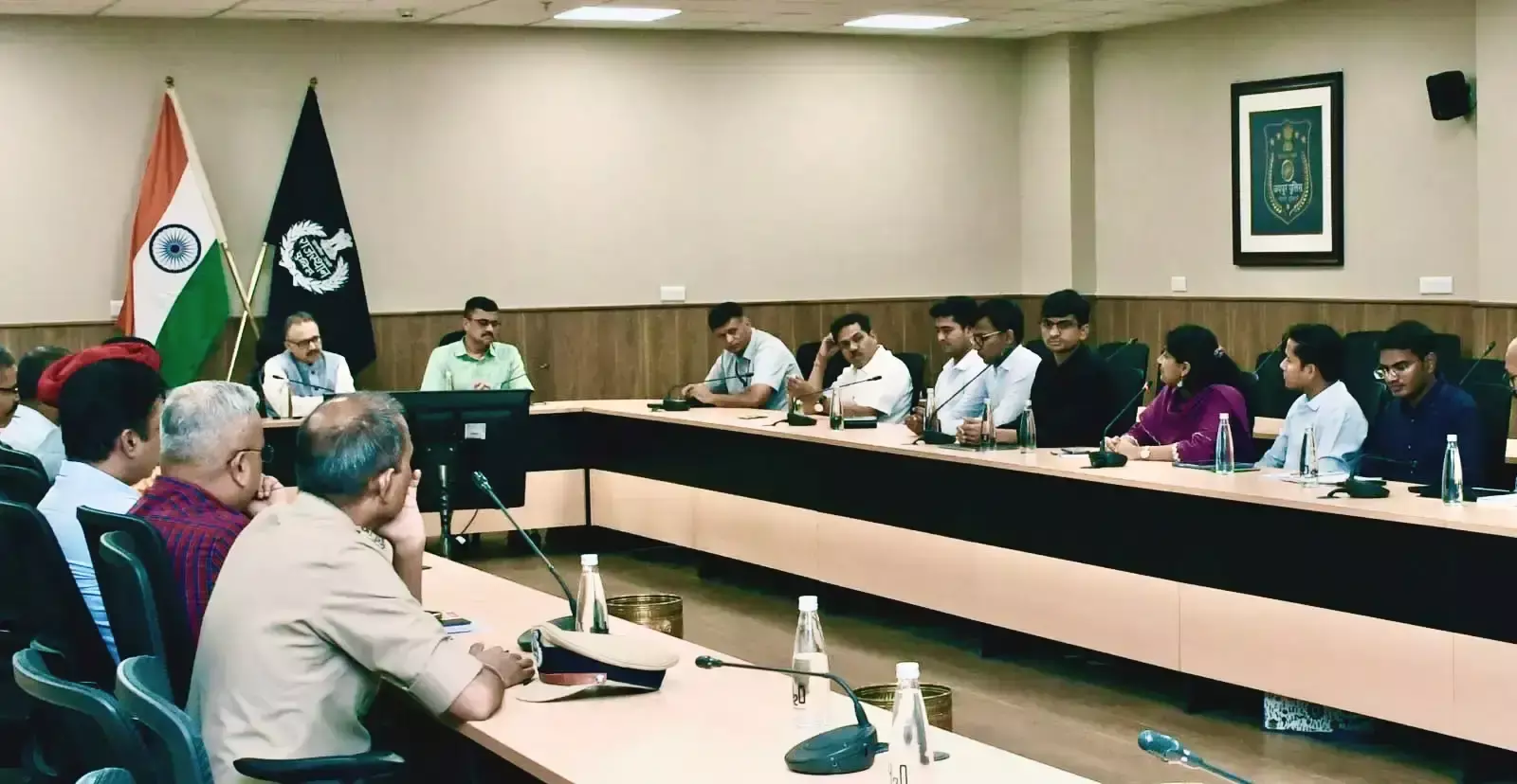 Jaipur: प्रोबेशनर आईएएस अधिकारियों ने पुलिस मुख्यालय का किया भ्रमण Jaipur: प्रोबेशनर आईएएस अधिकारियों ने पुलिस मुख्यालय का किया भ्रमण