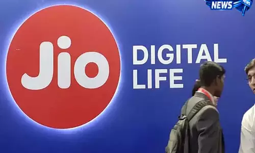 Jio की $4 अरब की IPO युद्ध के बीच अनिश्चितता से प्रभावित, लिस्टिंग में हो सकती है देरी Jio की $4 अरब की IPO युद्ध के बीच अनिश्चितता से प्रभावित, लिस्टिंग में हो सकती है देरी