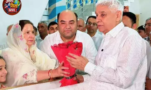 नवजोत कौर सिद्धू ने Haryana में बाबा रामपाल से आशीर्वाद लिया