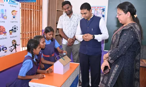 कलेक्टर ने गुड़ेलिया में समर कैम्प, पीडीएस और लाइब्रेरी का किया अवलोकन
