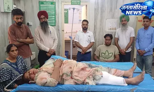 Punjab : जनगणना ड्यूटी से लौट रही शिक्षिका और बेटा घायल Punjab : जनगणना ड्यूटी से लौट रही शिक्षिका और बेटा घायल