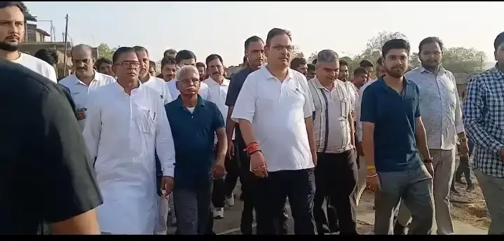 Banswara: राजस्थान-मध्य प्रदेश सीमा क्षेत्र में सीएम का जनसंवाद Banswara: राजस्थान-मध्य प्रदेश सीमा क्षेत्र में सीएम का जनसंवाद