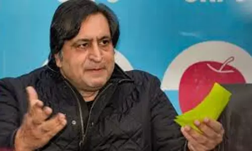Srinagar: पिता की पुण्यतिथि पर सज्जाद लोन की नजरबंदी से सियासत गरमाई