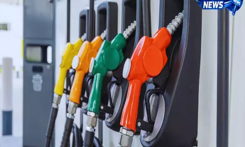 Government Official: रिटेल आउटलेट्स पर पेट्रोल, डीज़ल, LPG की कोई कमी नहीं