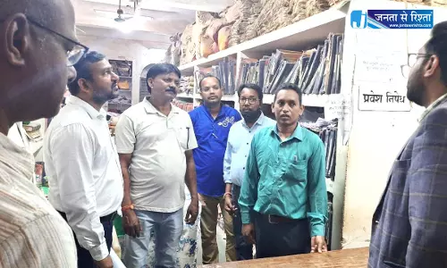 कलेक्टर लंगेह ने किया कलेक्ट्रेट परिसर का औचक निरीक्षण