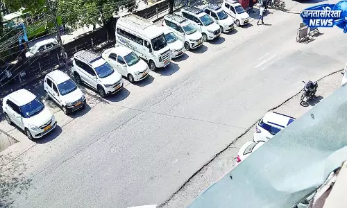 बिलासपुर में पारा 40 के पार, बदन झुलसाने वाली गर्मी से लोग बेहाल बिलासपुर में पारा 40 के पार, बदन झुलसाने वाली गर्मी से लोग बेहाल