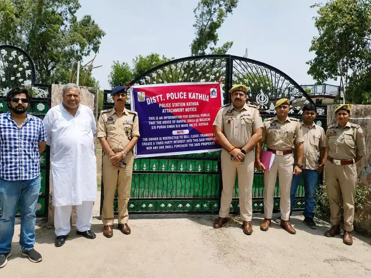 Kathua: कठुआ में ड्रग नेटवर्क के खिलाफ पुलिस का बड़ा अभियान Kathua: कठुआ में ड्रग नेटवर्क के खिलाफ पुलिस का बड़ा अभियान