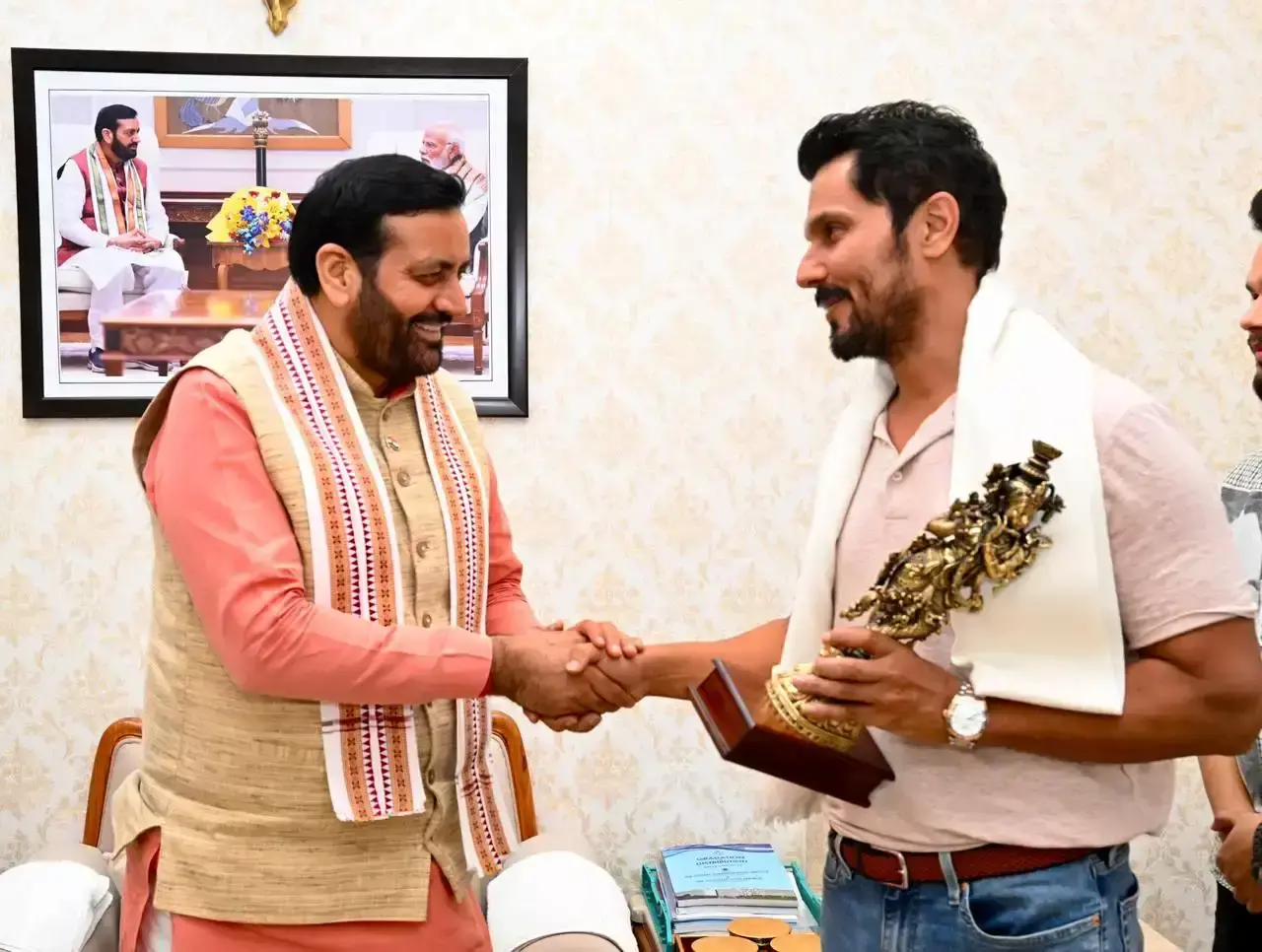 Chandigarh: सीएम नायब सैनी और अभिनेता रणदीप हुड्डा की खास भेंट Chandigarh: सीएम नायब सैनी और अभिनेता रणदीप हुड्डा की खास भेंट
