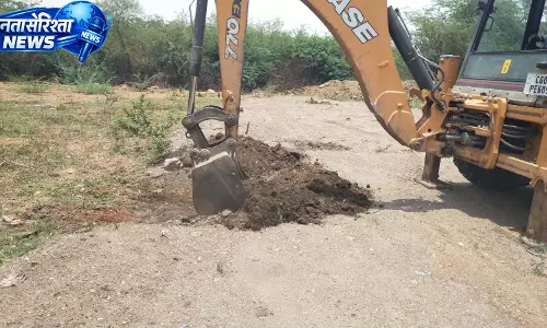 निगम की बड़ी कार्रवाई, सरोना में 1 एकड़ अवैध प्लॉटिंग पर चला बुलडोजर निगम की बड़ी कार्रवाई, सरोना में 1 एकड़ अवैध प्लॉटिंग पर चला बुलडोजर