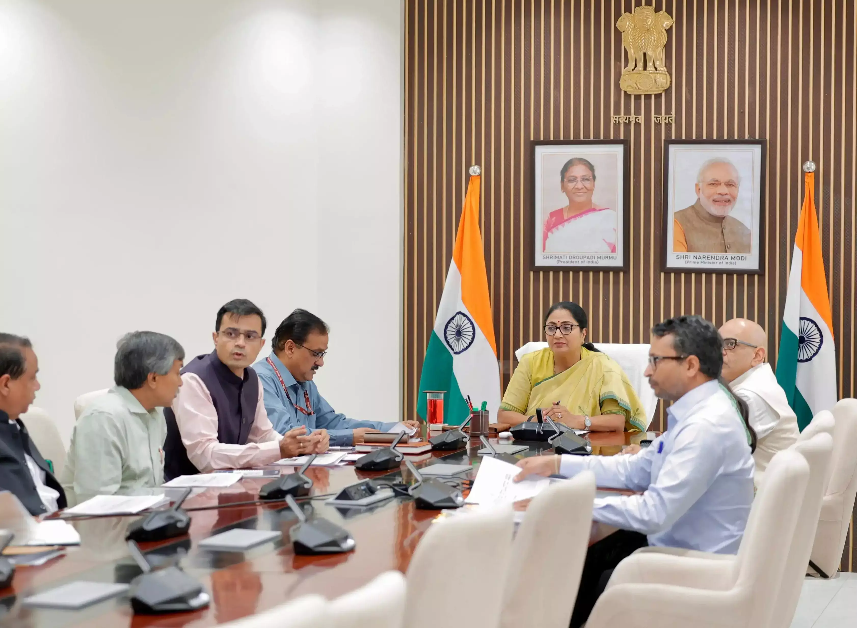 New Delhi: दिल्ली सरकार ने स्ट्रीट लाइट अपग्रेड योजना को दी हरी झंडी New Delhi: दिल्ली सरकार ने स्ट्रीट लाइट अपग्रेड योजना को दी हरी झंडी