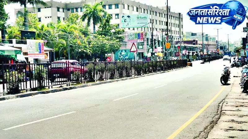 ऊना में पारा 44 डिग्री पार, गर्मी प्रचंड, लू लगने का बढ़ा खतरा ऊना में पारा 44 डिग्री पार, गर्मी प्रचंड, लू लगने का बढ़ा खतरा
