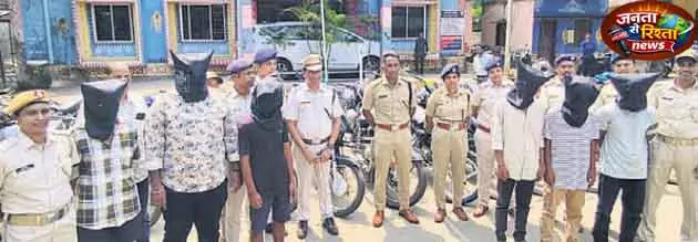 Bhawanipatna 44 चोरी की बाइकें ज़ब्त; छह गिरफ़्तार Bhawanipatna 44 चोरी की बाइकें ज़ब्त; छह गिरफ़्तार