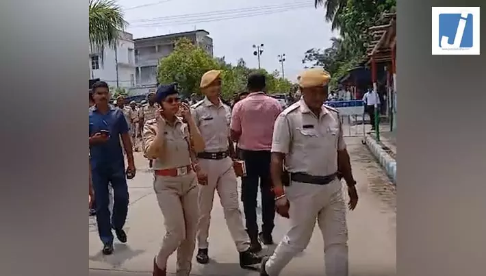 भाजपा नेता के घर के बाहर बम और धमकी भरा खत मिला, मचा हड़कंप भाजपा नेता के घर के बाहर बम और धमकी भरा खत मिला, मचा हड़कंप