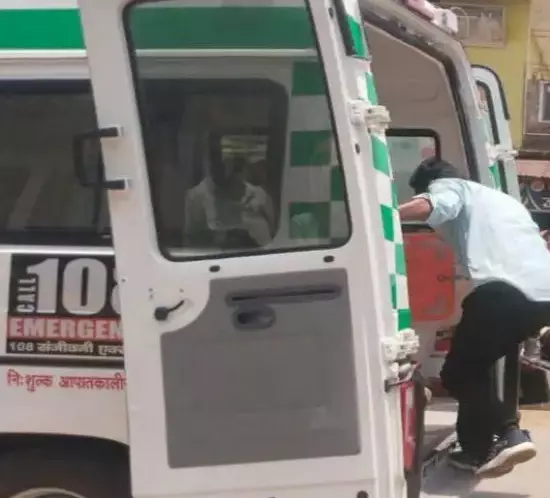 ट्रैक्टर में जा टकराई बाइक, युवक की मौत ट्रैक्टर में जा टकराई बाइक, युवक की मौत
