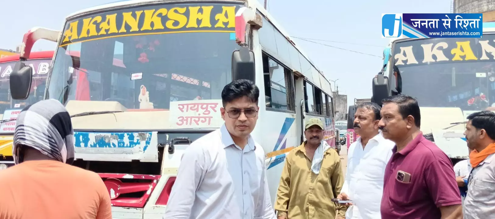 महासमुंद बस स्टैंड में आरटीओ ने किया बसों का औचक निरीक्षण महासमुंद बस स्टैंड में आरटीओ ने किया बसों का औचक निरीक्षण
