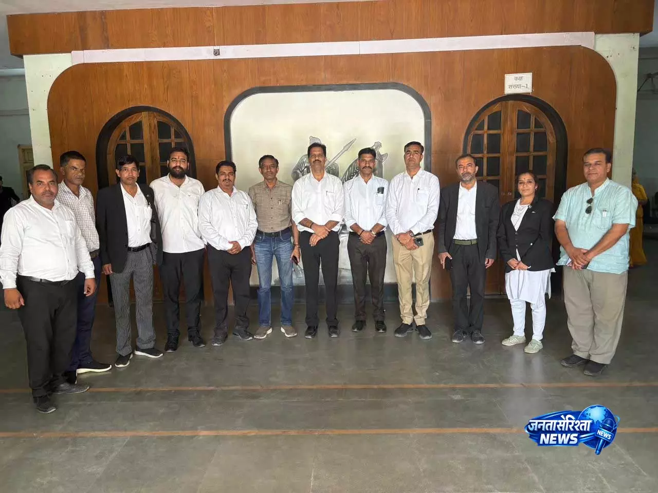 जिला अभिभाषक संस्था ने अधिवक्ता कॉलोनी तथा पार्किंग समस्या के समाधान की उठाई मांग, सौंपा ज्ञापन जिला अभिभाषक संस्था ने अधिवक्ता कॉलोनी तथा पार्किंग समस्या के समाधान की उठाई मांग, सौंपा ज्ञापन