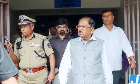 कैबिनेट में एसआईआर पर चर्चा नहीं, सोने के दुरुपयोग मामले में कार्रवाई शुरू: गृह मंत्री परमेश्वर कैबिनेट में एसआईआर पर चर्चा नहीं, सोने के दुरुपयोग मामले में कार्रवाई शुरू: गृह मंत्री परमेश्वर