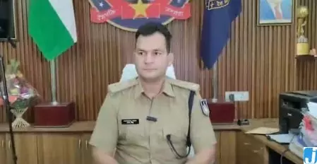 नाबालिग पोती की 42 साल के व्यक्ति से शादी कराने की कोशिश, दादा-दादी पर गंभीर आरोप नाबालिग पोती की 42 साल के व्यक्ति से शादी कराने की कोशिश, दादा-दादी पर गंभीर आरोप