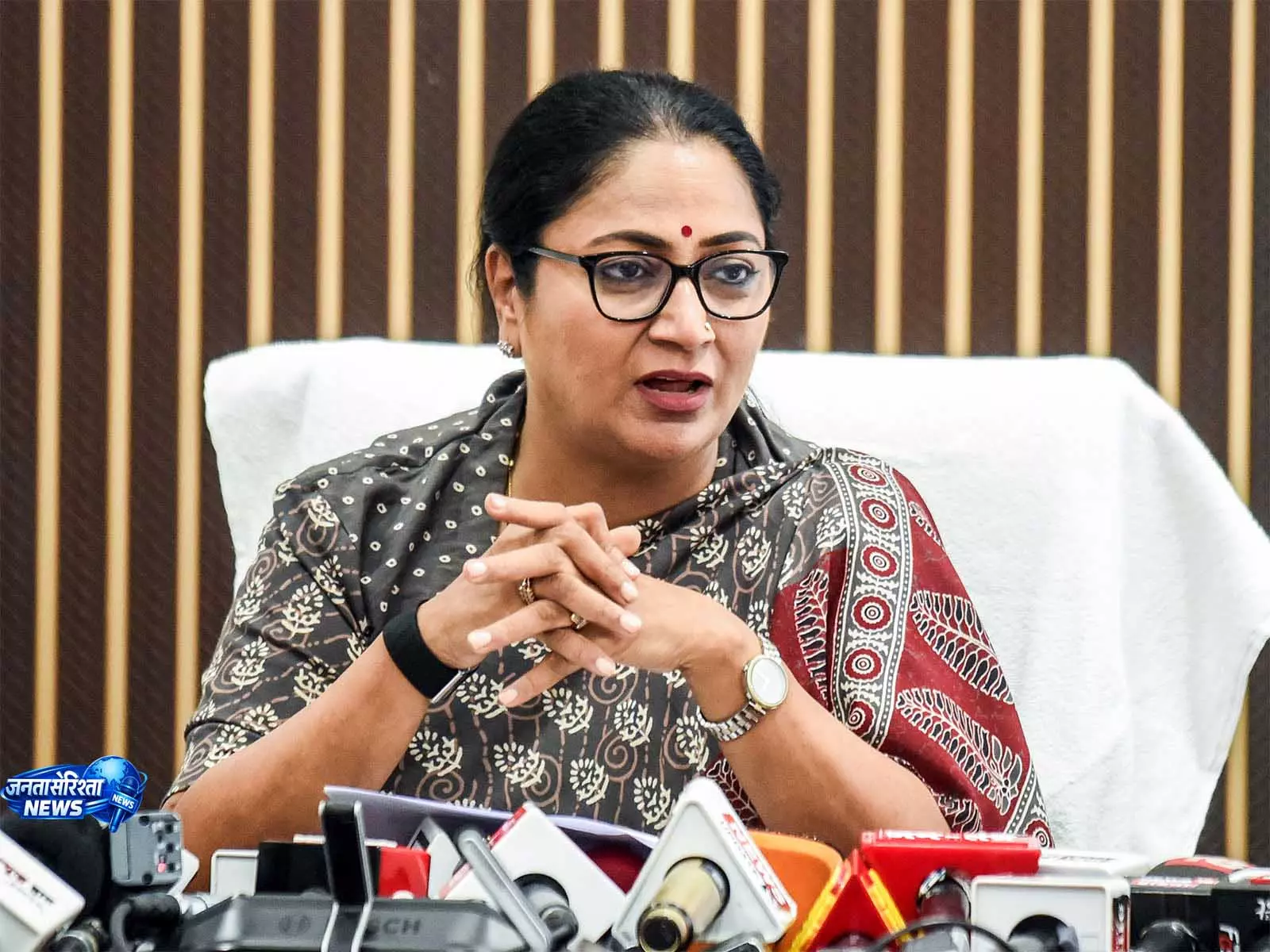 13 साल के इंतज़ार के बाद, दिल्ली में 15 मई से नए राशन कार्ड बनने फिर शुरू: CM रेखा गुप्ता 13 साल के इंतज़ार के बाद, दिल्ली में 15 मई से नए राशन कार्ड बनने फिर शुरू: CM रेखा गुप्ता