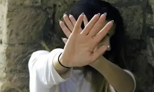 बीजेपी नेत्री के साथ रेप, ब्लैकमेल भी कर रहा कारोबारी