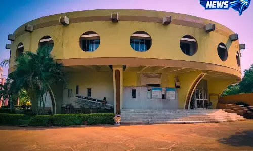 Bhubaneswar प्लेनेटेरियम एक महीने से बंद, तकनीकी खराबी से शो ठप Bhubaneswar प्लेनेटेरियम एक महीने से बंद, तकनीकी खराबी से शो ठप