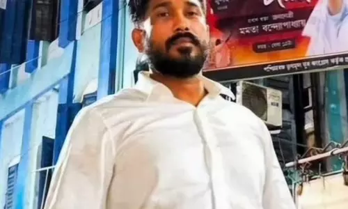 सोना पप्पू से जुड़े कथित जमीन धोखाधड़ी मामले में ईडी की बड़ी कार्रवाई, कोलकाता में कई ठिकानों पर मारा छापा सोना पप्पू से जुड़े कथित जमीन धोखाधड़ी मामले में ईडी की बड़ी कार्रवाई, कोलकाता में कई ठिकानों पर मारा छापा