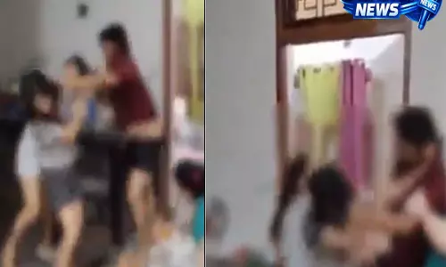 VIDEO: प्रयागराज में हॉस्टल मालिक के बेटे ने लड़कियों पर किया हिंसक हमला VIDEO: प्रयागराज में हॉस्टल मालिक के बेटे ने लड़कियों पर किया हिंसक हमला