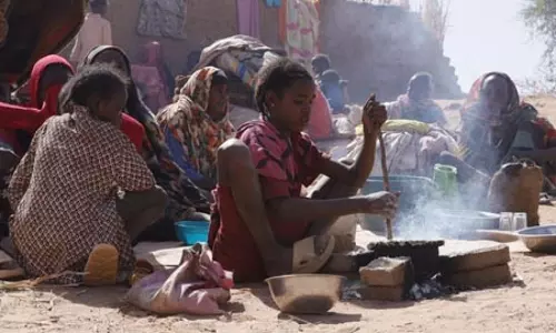 सूडान में डेंगू, एमपॉक्स और हैजा का खतरा बढ़ा, हालात पर नियंत्रण के प्रयास में जुटीं राहत एजेंसियां सूडान में डेंगू, एमपॉक्स और हैजा का खतरा बढ़ा, हालात पर नियंत्रण के प्रयास में जुटीं राहत एजेंसियां