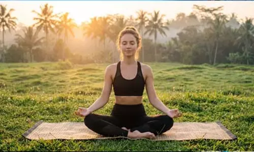 योग का मूल मंत्र पद्मासन, तन और मन दोनों के लिए वरदान
