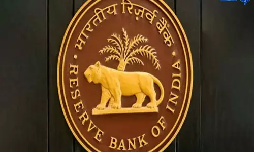 Sources: गिरते रुपये के मुकाबले महंगाई तय करेगी उधार की लागत, ब्याज दरों में बढ़ोतरी की संभावना नहीं Sources: गिरते रुपये के मुकाबले महंगाई तय करेगी उधार की लागत, ब्याज दरों में बढ़ोतरी की संभावना नहीं